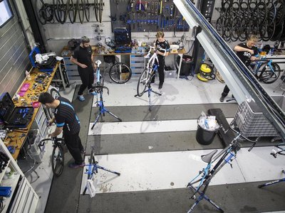 探班天空车队机械工作室 - 美骑网|Biketo.com