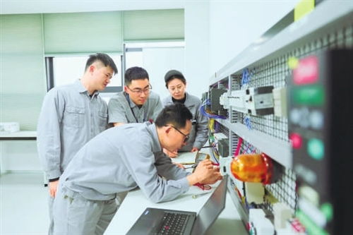 东方烟草报数字报刊平台 从春天启程 向未来奋进